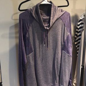 Long sleeve active shirt